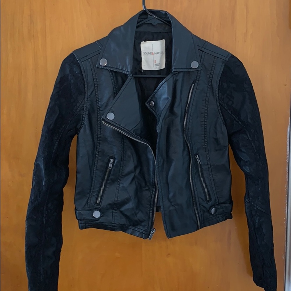 Sound & Matter Faux leather jacket w/lace sleeves